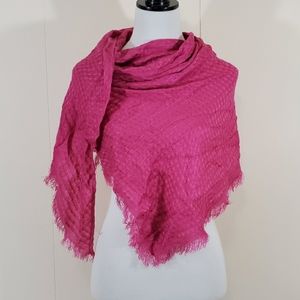 Candies women's fuschia pink triangle scarf / wrap / shawl with fringe NWOT